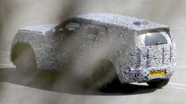 Маленький Land Rover Defender вышел на испытания Маленький Land Rover Defender вышел на испытания