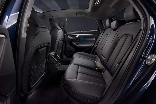 В гамме нового Audi A6 (С9) появился классический седан