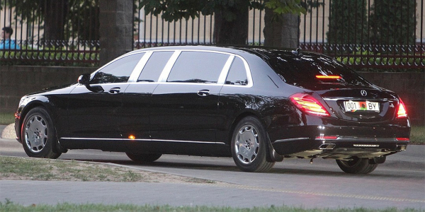 7 автомобилей Лукашенко: Tesla, Maybach и другие
7 автомобилей Лукашенко: Tesla, Maybach и другие