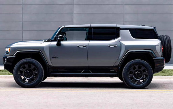 Американцы представили обновленный электрический GMC Hummer EV Американцы представили обновленный электрический GMC Hummer EV