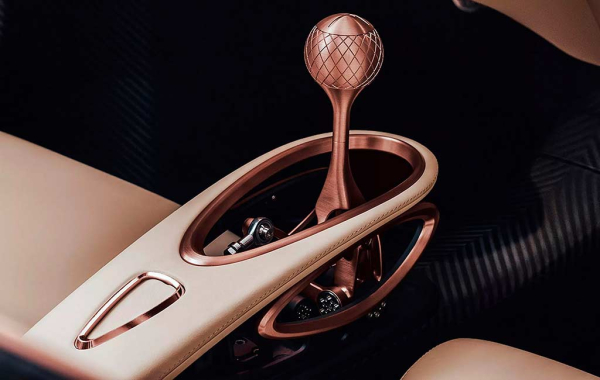 Серийный суперкар De Tomaso P72 получил 700-сильный двигатель V8 Серийный суперкар De Tomaso P72 получил 700-сильный двигатель V8