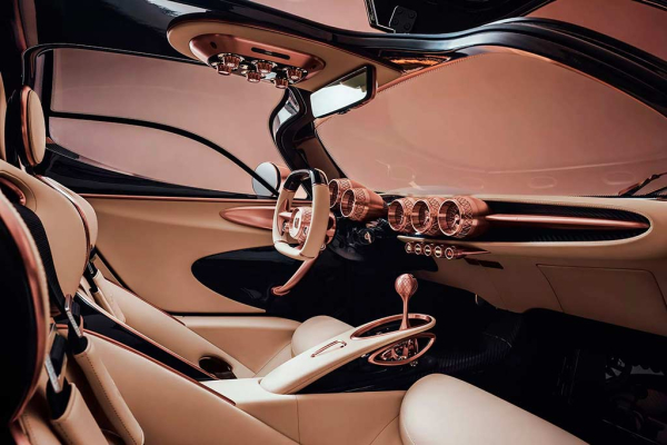 Серийный суперкар De Tomaso P72 получил 700-сильный двигатель V8 Серийный суперкар De Tomaso P72 получил 700-сильный двигатель V8