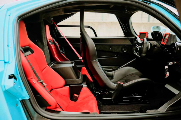 Американцы представили трехместный 1 000-сильный гиперкар SCG 007S