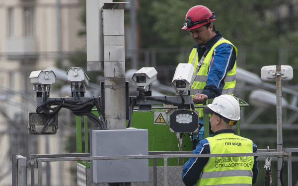 
            Путин поручил запустить камеры, выявляющие новое нарушение. Кого накажут
        