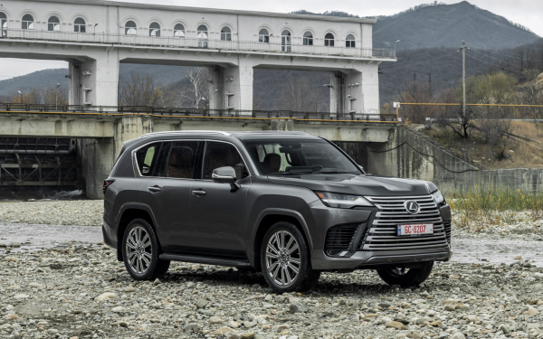 BMW, Lexus и Mercedes 10 лет назад. Как изменились цены на топовые SUV
BMW, Lexus и Mercedes 10 лет назад. Как изменились цены на топовые SUV