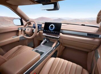 Китайцы из Dongfeng показали брутальный гибридный вездеход M-Hero M817 Китайцы из Dongfeng показали брутальный гибридный вездеход M-Hero M817