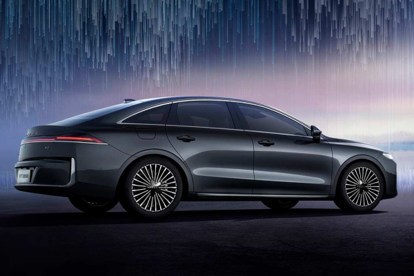 Roewe M7 DMH: китайский гибридный седан с дизайном в стиле Rolls-Royce Roewe M7 DMH: китайский гибридный седан с дизайном в стиле Rolls-Royce