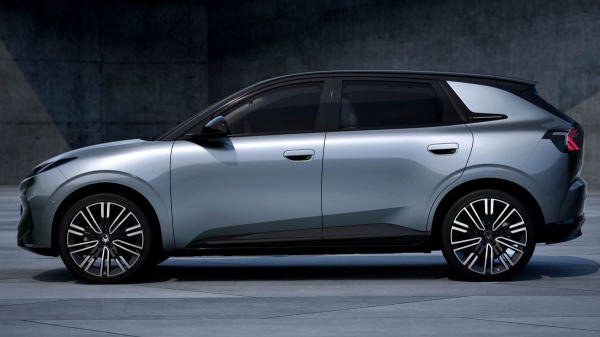 Показан доступный электрический хэтчбек Arcfox T1 Показан доступный электрический хэтчбек Arcfox T1