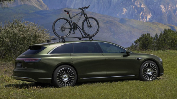 Huawei и BAIC показали роскошный универсал Stelato S9T Huawei и BAIC показали роскошный универсал Stelato S9T