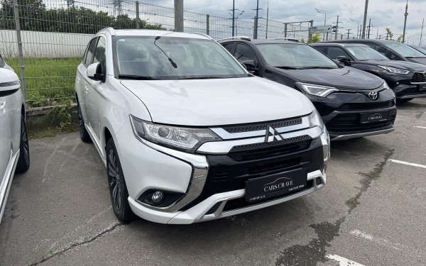 Подержанный, но без пробега. Как мы покупали Mitsubishi Outlander из КНР
Подержанный, но без пробега. Как мы покупали Mitsubishi Outlander из КНР