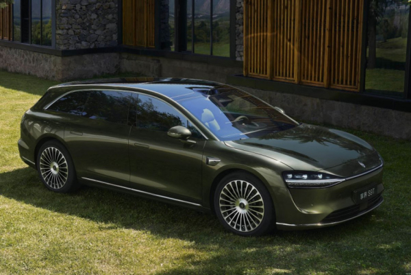 Huawei и BAIC показали роскошный универсал Stelato S9T Huawei и BAIC показали роскошный универсал Stelato S9T