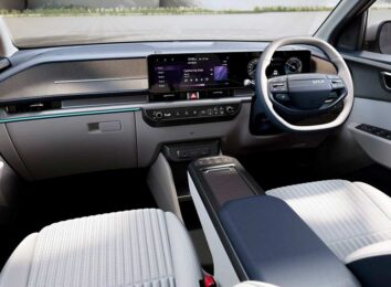 В Индии стартовали продажи электрического кроссовера KIA Carens Clavis EV