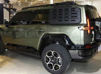 Китайцы из Dongfeng показали брутальный гибридный вездеход M-Hero M817 Китайцы из Dongfeng показали брутальный гибридный вездеход M-Hero M817