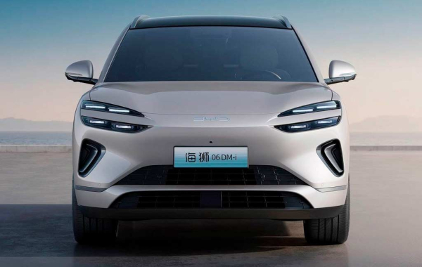 Паркетник BYD Sealion 06 дебютировал на рынке в виде гибрида и электрокара Паркетник BYD Sealion 06 дебютировал на рынке в виде гибрида и электрокара
