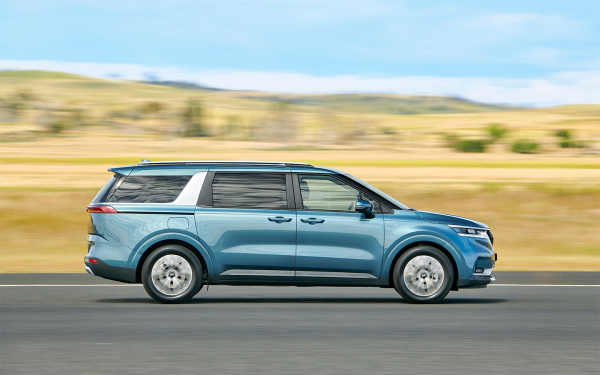 
            6 самых опасных отзывов машин в России за 2025 год. Они могут загореться
        