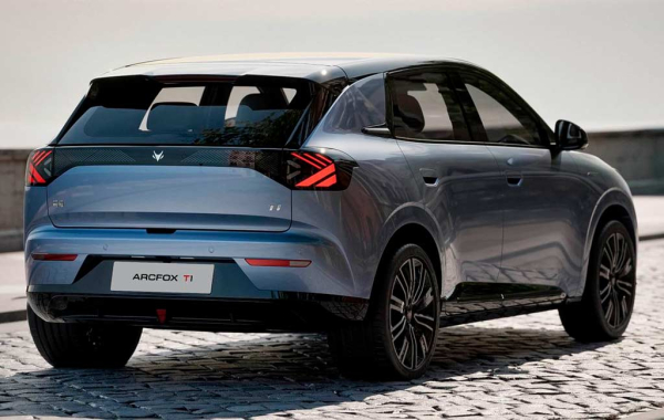 Компания BAIC рассекретила компактный электрический хэтчбек Arcfox T1