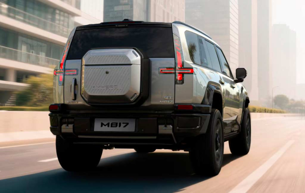 Китайцы из Dongfeng показали брутальный гибридный вездеход M-Hero M817 Китайцы из Dongfeng показали брутальный гибридный вездеход M-Hero M817