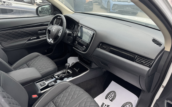 Подержанный, но без пробега. Как мы покупали Mitsubishi Outlander из КНР
Подержанный, но без пробега. Как мы покупали Mitsubishi Outlander из КНР