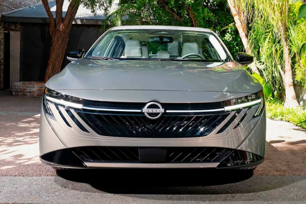 Представлен Nissan Sentra девятого поколения: новая внешность, но старая техника