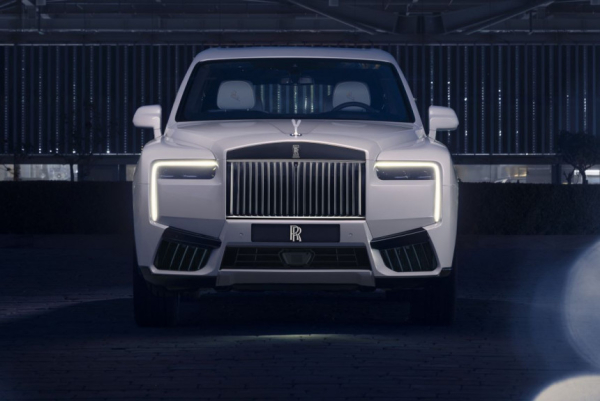 Rolls-Royce Cullinan Cosmos: в далекой-далекой галактике Rolls-Royce Cullinan Cosmos: в далекой-далекой галактике