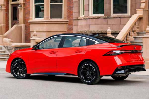 Представлен Nissan Sentra девятого поколения: новая внешность, но старая техника