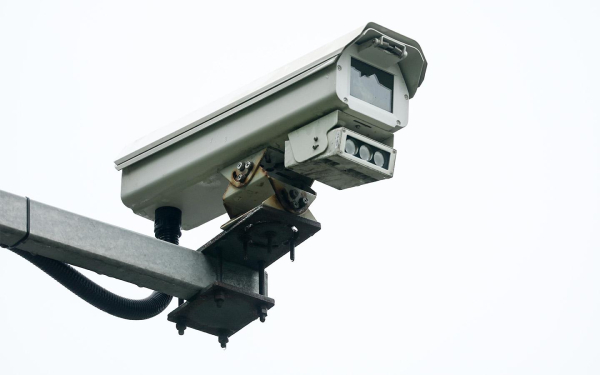 Госдума в I чтении одобрила число штрафов за езду без ОСАГО под камерами
Госдума в I чтении одобрила число штрафов за езду без ОСАГО под камерами